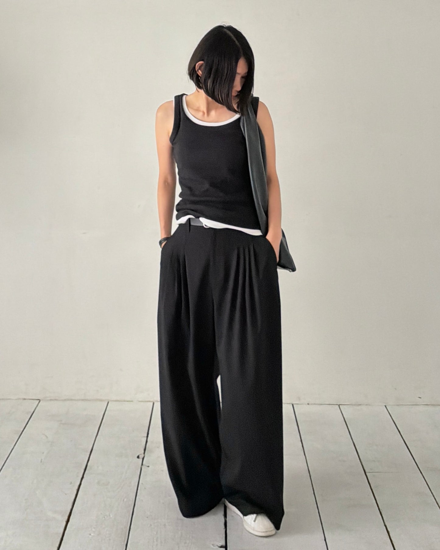 【pre-order】4-Tuck Wide Slacks