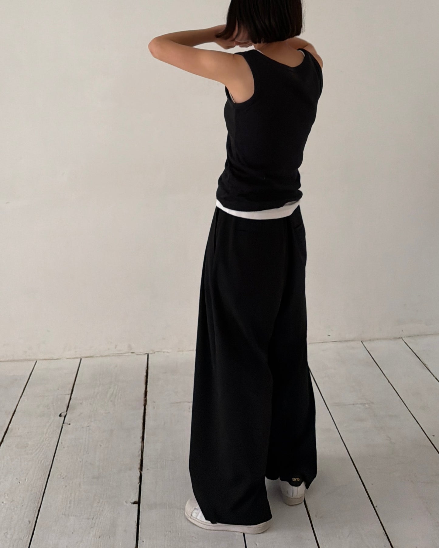 【pre-order】4-Tuck Wide Slacks