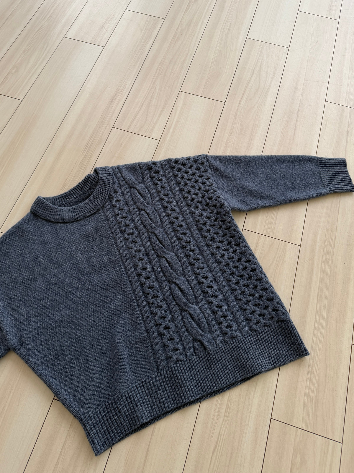 【pre-order】Asymmetric Cable Knit (smoky-blue)