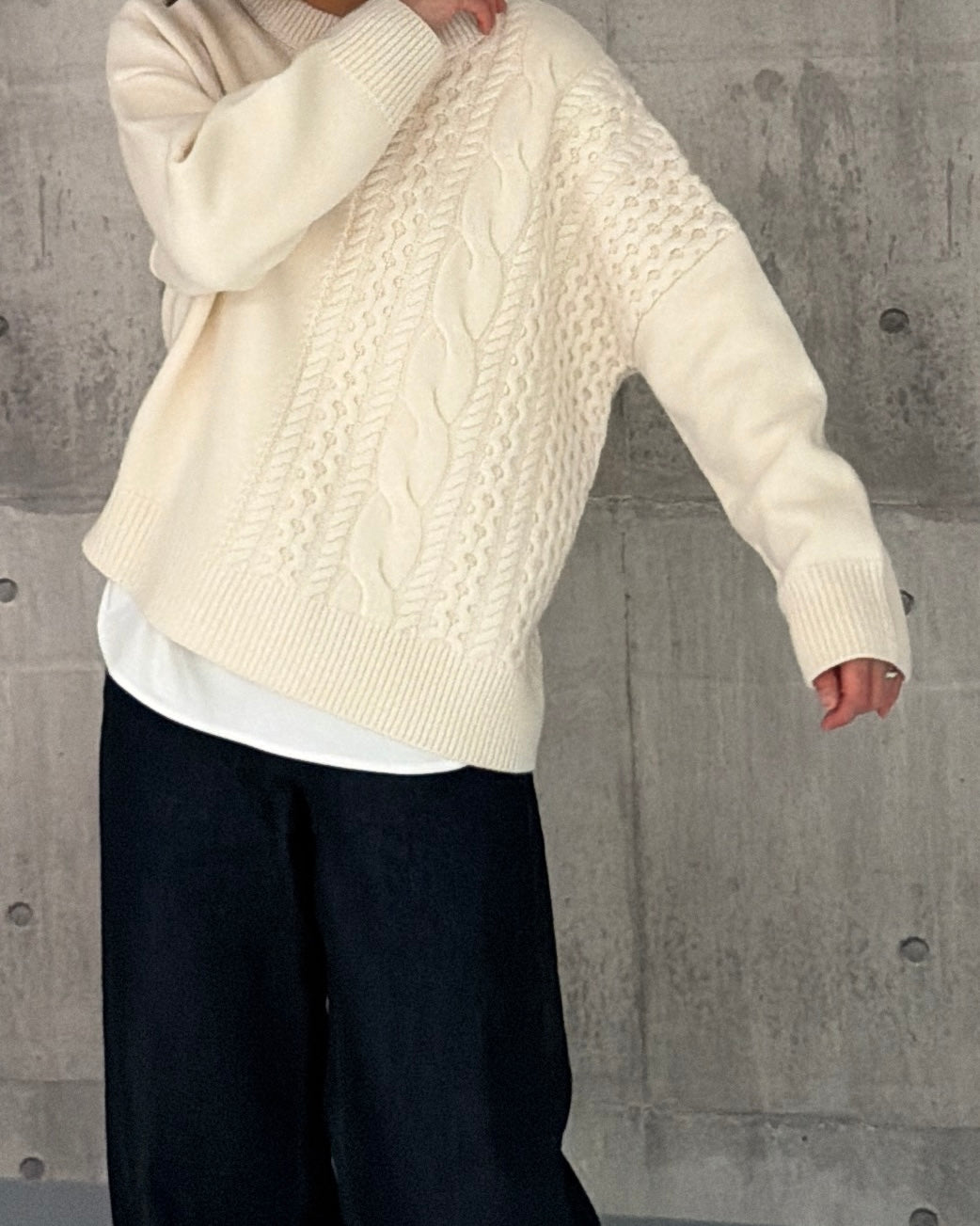 【pre-order】Asymmetric Cable Knit (smoky-blue)