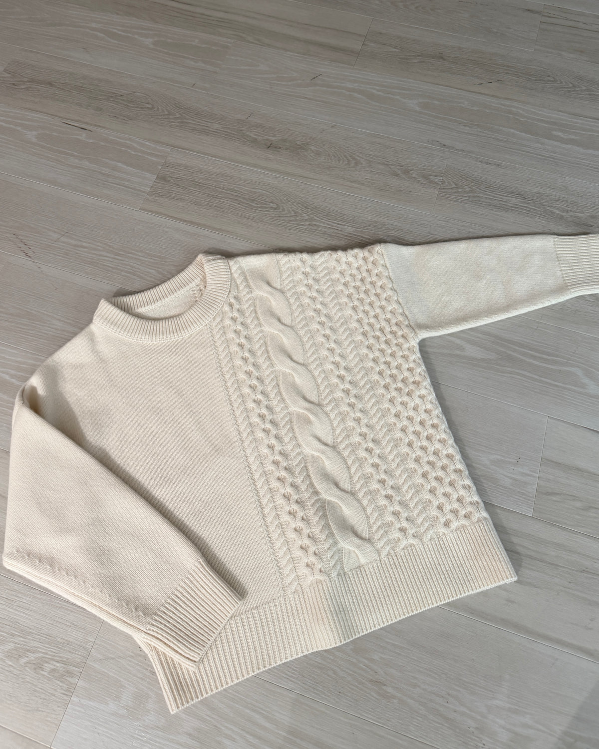 【pre-order】Asymmetric Cable Knit (smoky-blue)