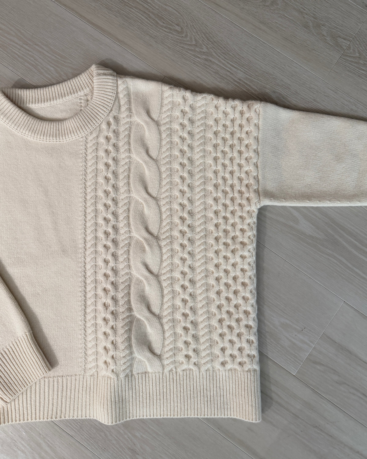 【pre-order】Asymmetric Cable Knit (smoky-blue)